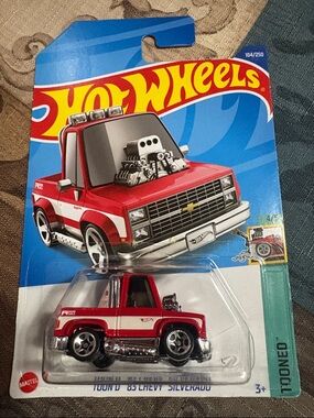 🛍️5/$20🛍️Hot Wheels ‘85 Chevy Silverado